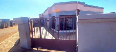 House For Sale in Simunye, Bekkersdal