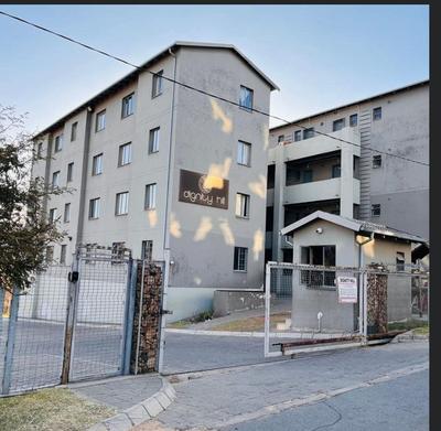 Apartment / Flat For Sale in Fleurhof, Roodepoort