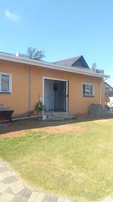 Cottage For Rent in Horison View, Roodepoort
