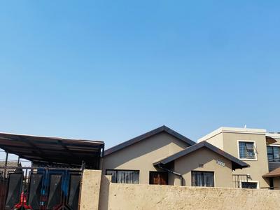Cottage For Rent in Protea Glen Ext, Soweto
