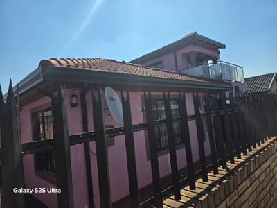 House For Sale in Pimville Zone 4, Soweto
