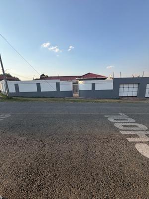 House For Sale in South Hills, Johannesburg