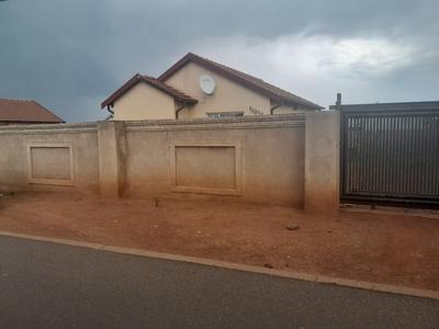 House For Sale in Braamfischerville, Soweto
