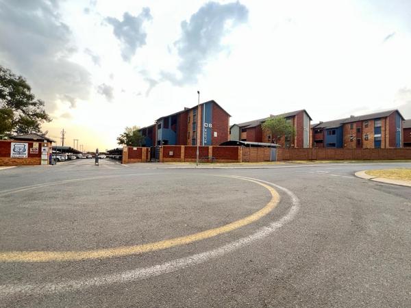 Apartment / Flat For Rent in Kibler Park, Johannesburg