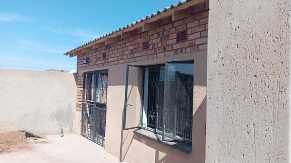House For Rent in Emdeni, Soweto